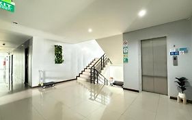 โรงแรมบ้านปากน้ำ (Sha)